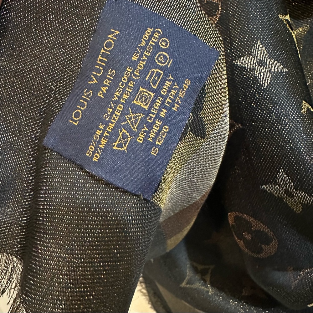 New LOUIS VUITTON LTDE So Shine Monogram Shawl - Picture 5 of 9